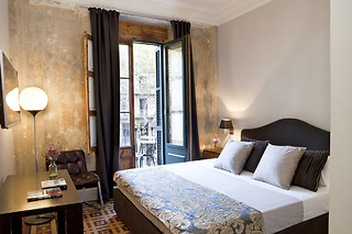 Una noche en habitación doble con balcón con desayuno para 2 en We Boutique Hotel en Barcelona