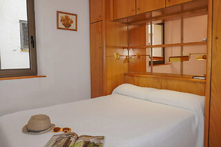 Una noche en apartamento para 2 en Holidays Costa Brava en Empuriabrava (Girona)