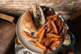 Una comida o una cena para 2 en Rito Madrid en Madrid