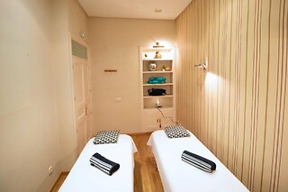 Un masaje descontracturante o relajante para 2 en Masaje de Filipinos Sol en Madrid