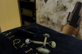 Un masaje energizante con romero y detalle para 1 en Estética Idoia Allende en Bilbao