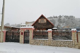CABAÑA DE MADERA ESPECIAL Y ACOGEDORA