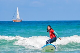 Una clase de surf para 1 en South Coast en Vejer de la Frontera (Cádiz)