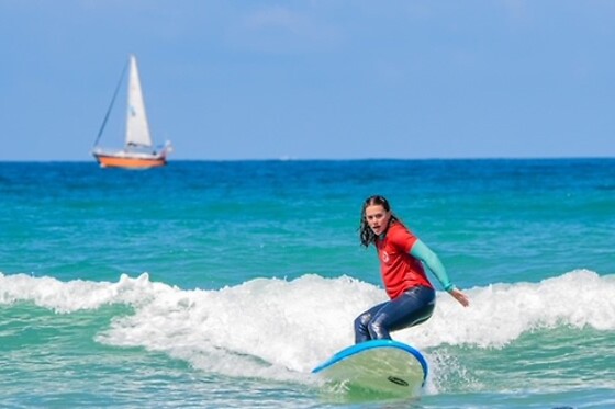 Una clase de surf para 1 en South Coast en Vejer de la Frontera (Cádiz)