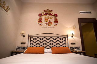 Una noche en habitación king size con desayuno para 2 en Hotel Palacio Valderrábanos**** en Ávila
