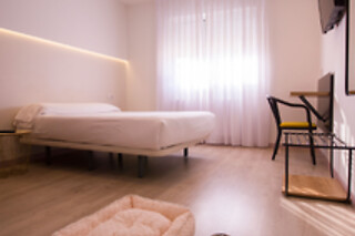 Una noche en habitación triple con desayuno para 3 en U Hotel Darío Lugo** en Lugo