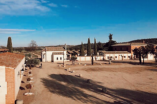 Una noche con desayuno para 2 en Complejo rural Valdepusa en San Martín de Pusa (Toledo)