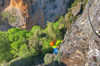 Una experiencia de vía ferrata y barranco para 2 en Amadablam Aventura en Guadarrama (Madrid)