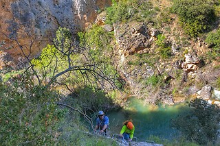 Una experiencia de vía ferrata y barranco para 2 en Amadablam Aventura en Guadarrama (Madrid)