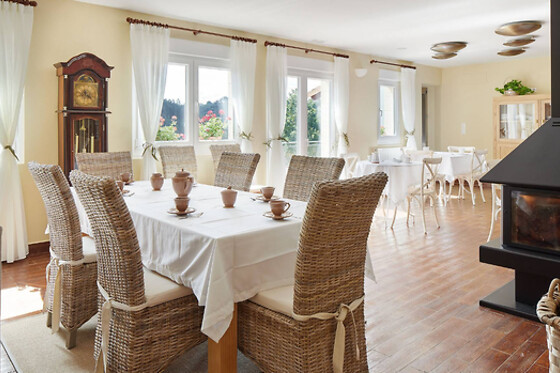 Una noche con desayuno y experiencia bienestar para 2 en Hotel Txoriene en Arrieta (Bizkaia)