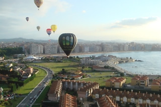 Un vuelo en globo para 1 adulto y 1 niño en Camins de Vent en Lleida