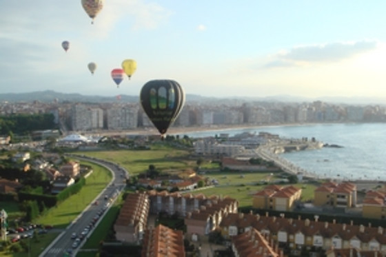 Un vuelo en globo para 1 adulto y 1 niño en Camins de Vent en Lleida