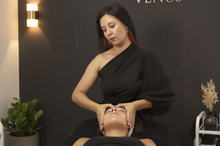 Un tratamiento de rejuvenecimiento facial para 1 en Venus Dermoestética en Collado Villalba (Madrid)