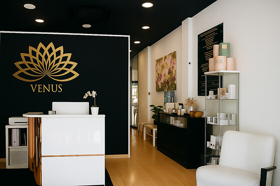 Un tratamiento de rejuvenecimiento facial para 1 en Venus Dermoestética en Collado Villalba (Madrid)