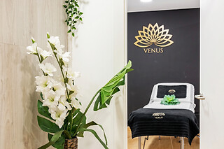 Un tratamiento de rejuvenecimiento facial para 1 en Venus Dermoestética en Collado Villalba (Madrid)