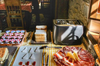 Una noche en habitación superior con desayuno para 2 en Casona de El Castañíu en Serrapio Aller (Asturias)