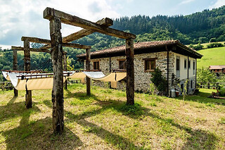 Una noche en habitación superior con desayuno para 2 en Casona de El Castañíu en Serrapio Aller (Asturias)