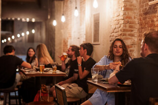 Una comida o una cena para 2 en Restaurante Mendrugo en Madrid