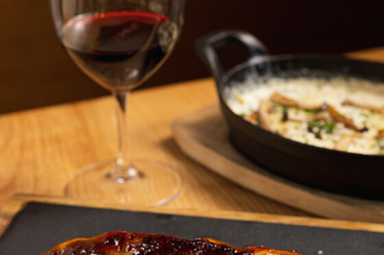 Una comida o cena gourmet premium para 2 en Tradevo Centro en Sevilla