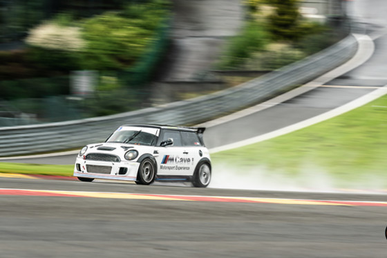 M Cave Motorsport Experience - photo 0