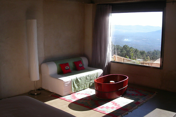 Una noche con desayuno y cena para 2 en Hotel Restaurante La Canela en Piedralaves (Ávila)