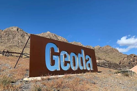 Una visita guiada, degustación y entrada a Geoda Gigante de Pulpí para 2 en OleoAlmanzora en Pulpí (Almería)