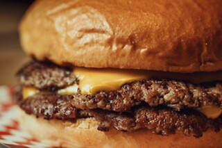 Un comida o una cena para 2 en Barkada BCN Burgers