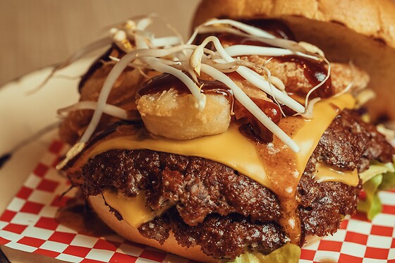 Un comida o una cena para 2 en Barkada BCN Burgers