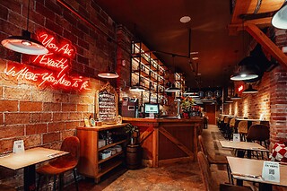 Un comida o una cena para 2 en Barkada BCN Burgers