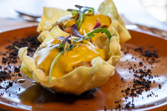 Una comida para 2 en Els Tomeus Restaurant (Cabanyes entre Valls) en la Vall de Bianya (Girona)