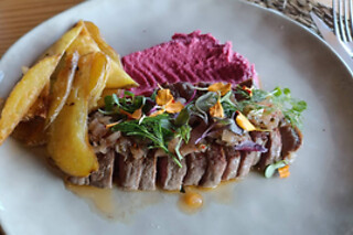 Una comida para 2 en Els Tomeus Restaurant (Cabanyes entre Valls) en la Vall de Bianya (Girona)