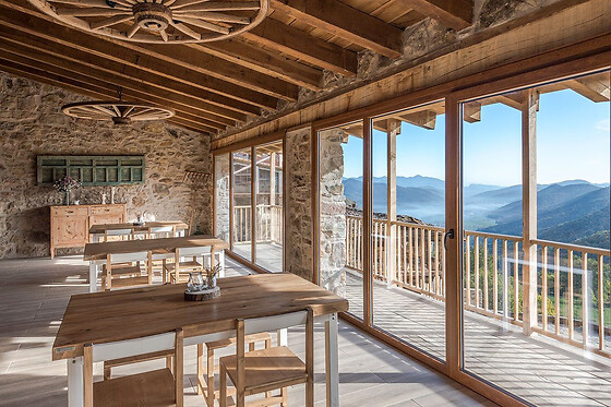 Una comida para 2 en Els Tomeus Restaurant (Cabanyes entre Valls) en la Vall de Bianya (Girona)