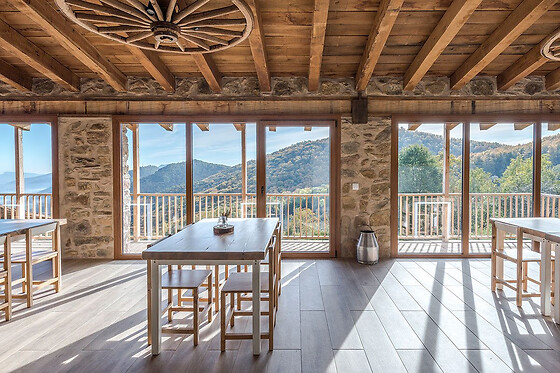Una comida para 2 en Els Tomeus Restaurant (Cabanyes entre Valls) en la Vall de Bianya (Girona)