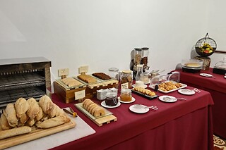 Una noche con desayuno y degustación de 3 quesos con vino local para 2 en Hotel Rural La Vida de Antes en Consuegra (Toledo)