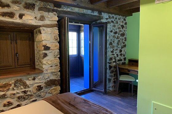 Una noche en habitación deluxe con desayuno para 2 en Hotel Rural El Quintanal** en Arriondas (Asturias)