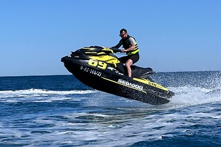 Una excursión en dos jet ski para 4 en Adventure Jetski en San Pedro del Pinatar (Murcia)