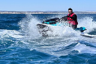 Una excursión en dos jet ski para 4 en Adventure Jetski en San Pedro del Pinatar (Murcia)
