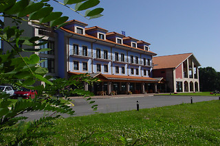 Una noche con desayuno y degustación para 2 en Hotel Cristina**** en Noreña (Asturias)