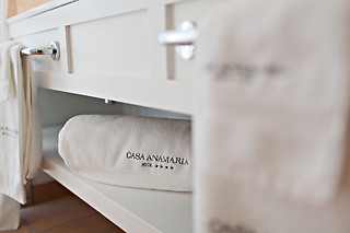 Una noche en habitación premium con desayuno para 2 en Hotel Casa Anamaria**** en Ollers (Girona)