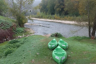 Un descenso en canoa por el Río Sella con picnic para 1 en Zenit Experiencias en Arriondas (Asturias)