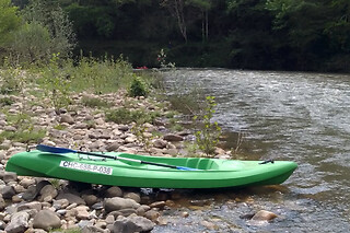 Un descenso en canoa por el Río Sella con picnic para 1 en Zenit Experiencias en Arriondas (Asturias)