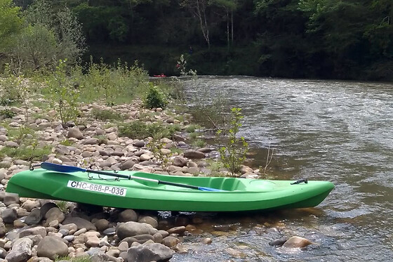 Un descenso en canoa por el Río Sella con picnic para 1 en Zenit Experiencias en Arriondas (Asturias)