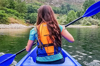 Un descenso en canoa por el Río Sella con picnic para 1 en Zenit Experiencias en Arriondas (Asturias)