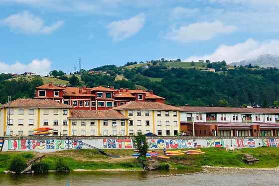 Un descenso en canoa por el Río Sella con picnic para 1 en Zenit Experiencias en Arriondas (Asturias)