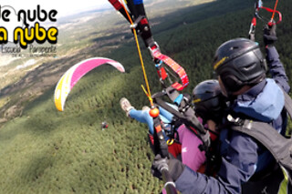 Vuelo Paisajístico en parapente con reportaje vídeo en Miraflores de la Sierra (Madrid)