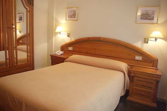 HOTEL CIUDAD DE CALAHORRA - photo 0