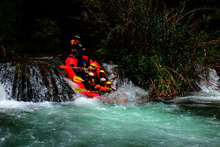 Una actividad de rafting en aguas bravas para 1 en Máxima Aventura en Montanejos (Castellón)