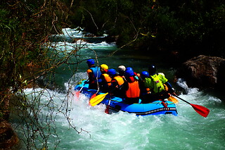 Una actividad de rafting en aguas bravas para 1 en Máxima Aventura en Montanejos (Castellón)