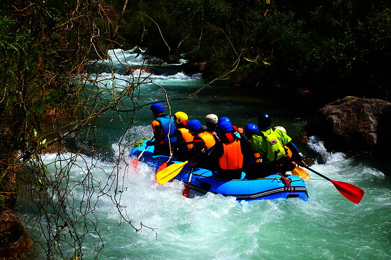 Una actividad de rafting en aguas bravas para 1 en Máxima Aventura en Montanejos (Castellón)