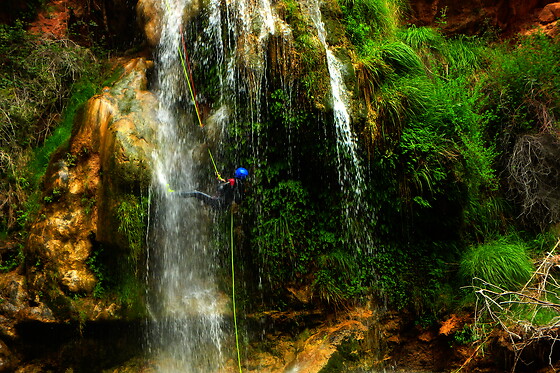 Una actividad de rafting en aguas bravas para 1 en Máxima Aventura en Montanejos (Castellón)